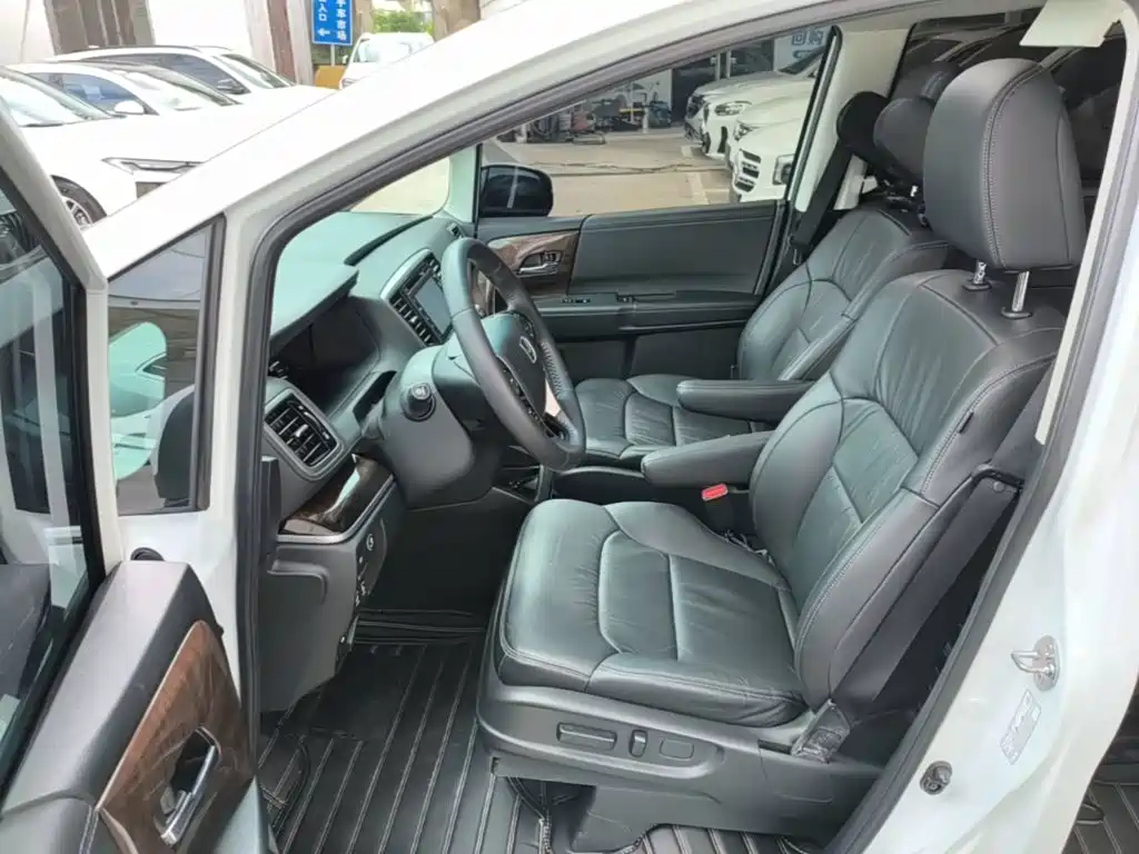 Honda Odyssey 2018 — фото 15