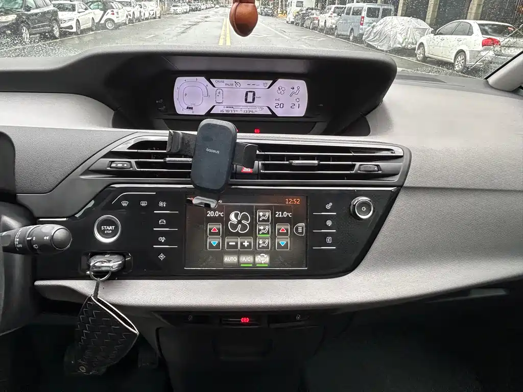 Citroën C4 PICASSO 2017 — фото 20