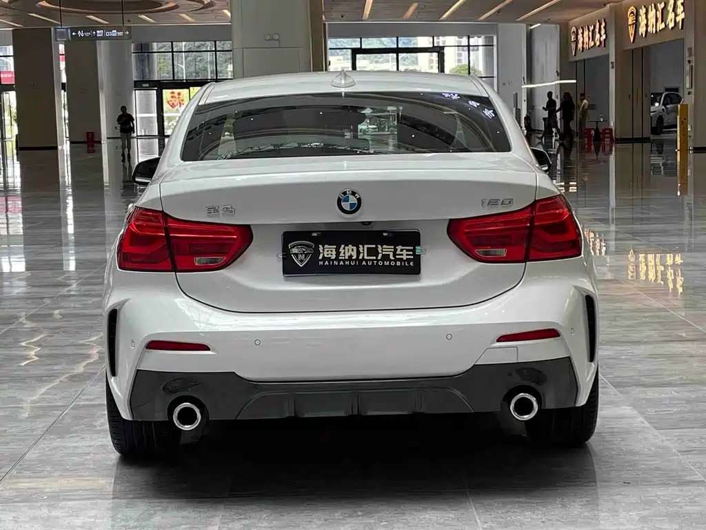 BMW 1 Series 2021