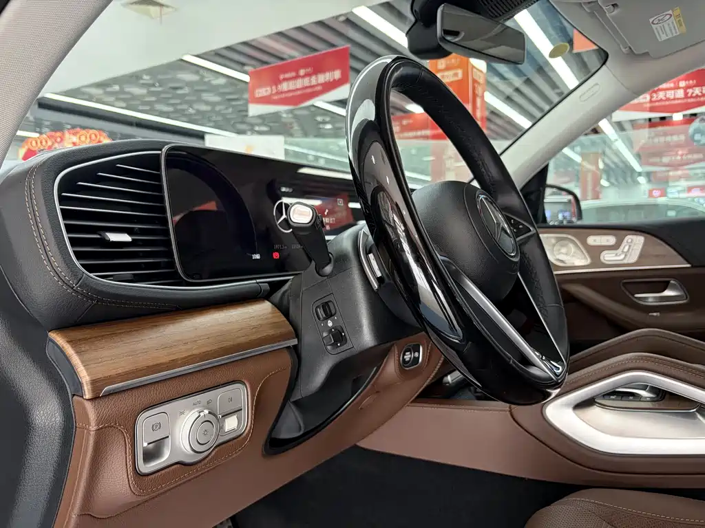 Mercedes-Benz GLS 2024 — фото 10