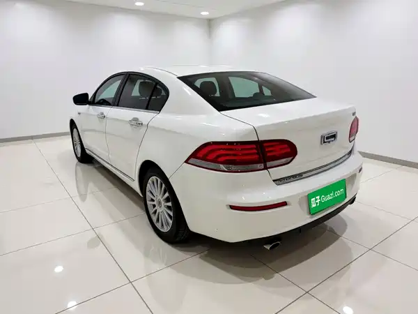 Qoros 3 2015