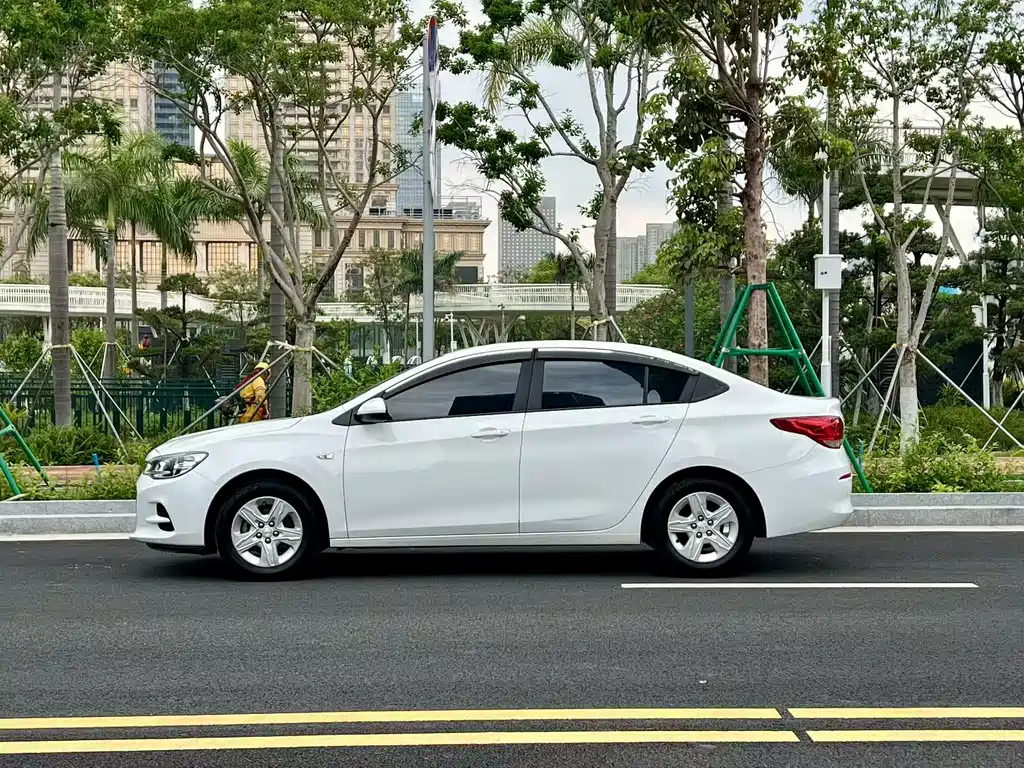 Chevrolet Cavalier 2018 — фото 3