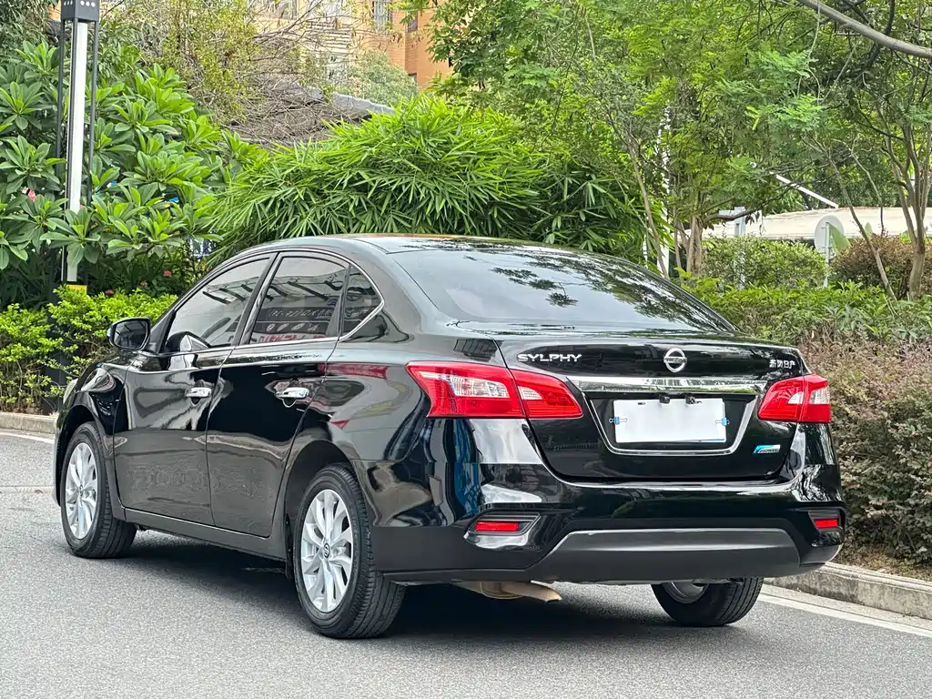 Nissan Sylphy 2017 — фото 16