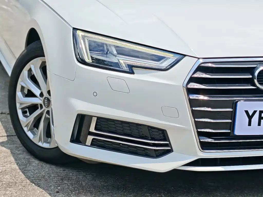 Audi A4L 2019 — фото 15