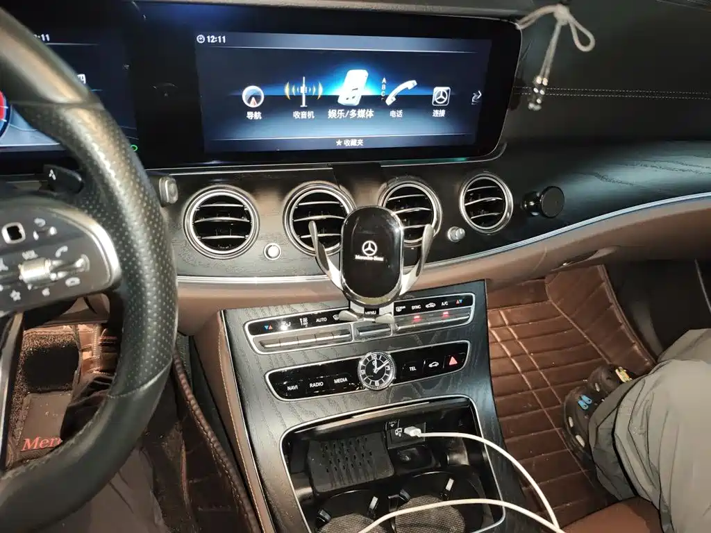 Mercedes-Benz E-Class 2019 — фото 9
