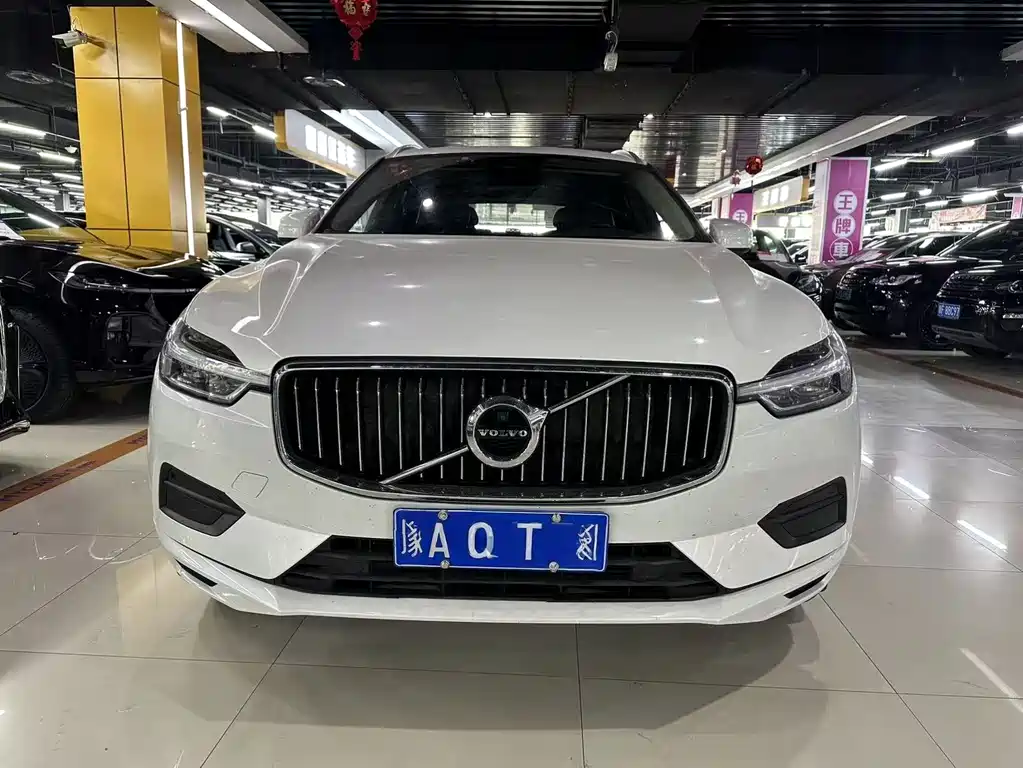 Volvo XC60 2019 — фото 2