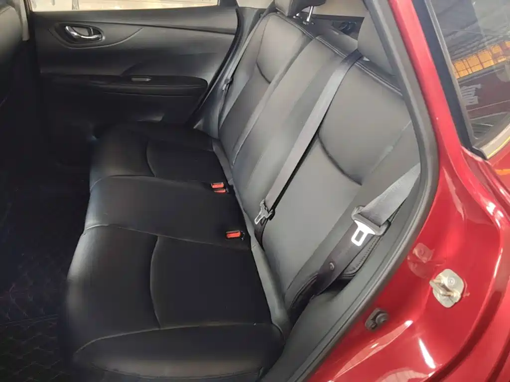 Nissan Tiida 2018 — фото 17