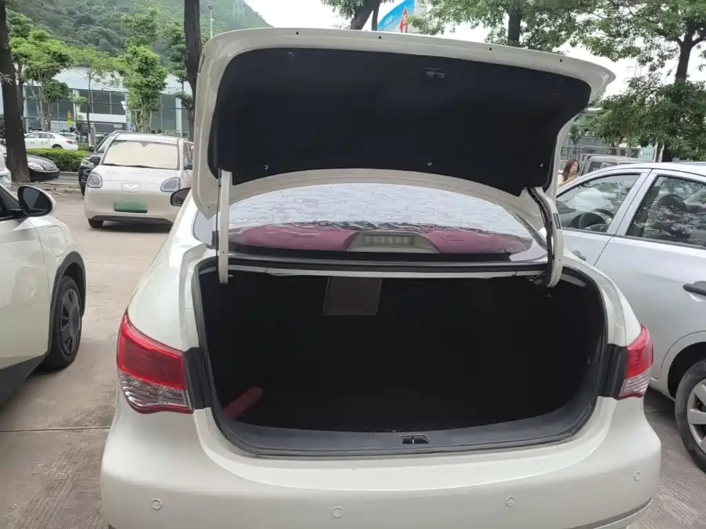 Nissan Sylphy 2016 — фото 19