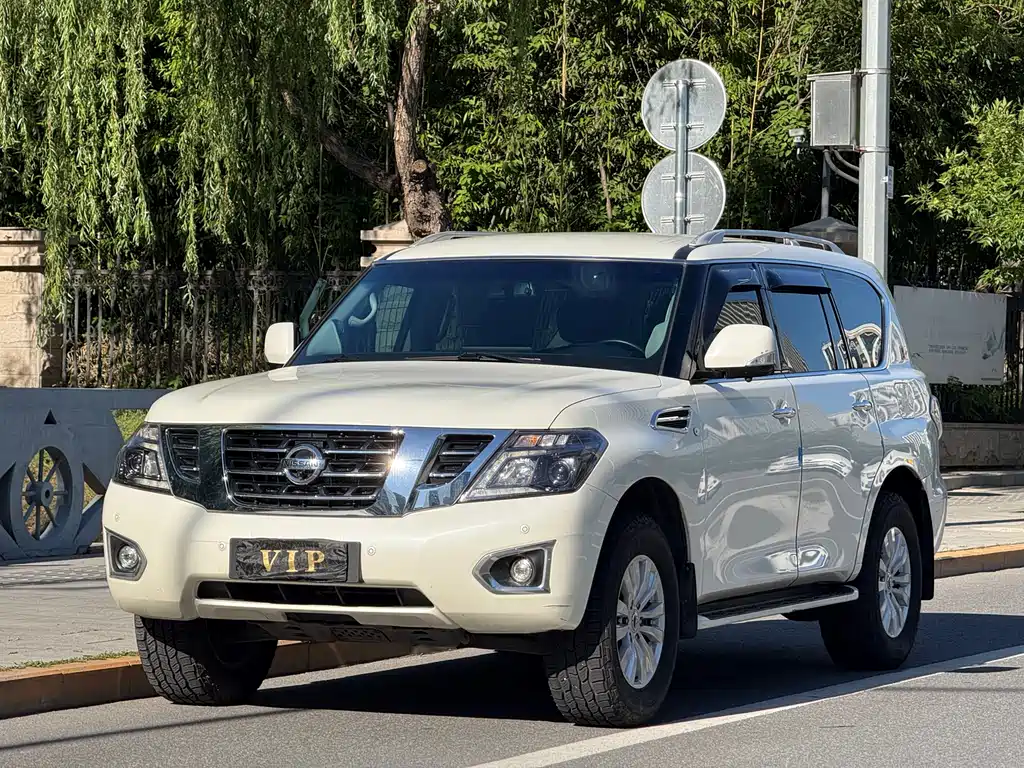 Nissan Patrol 2017 — фото 1