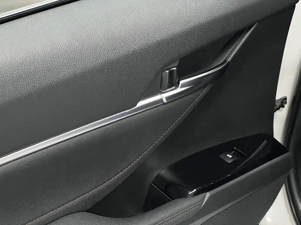 Toyota Camry 2019 — фото 35