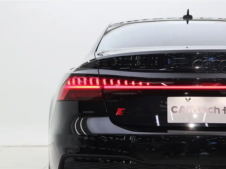 Audi A7L 2025 — фото 10
