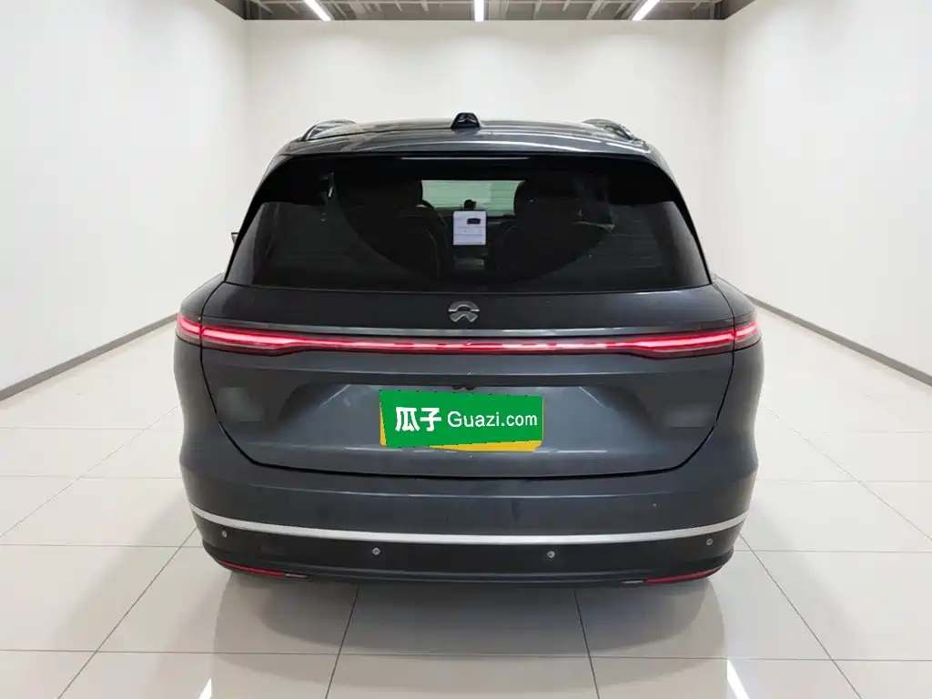 NIO ES8 2023