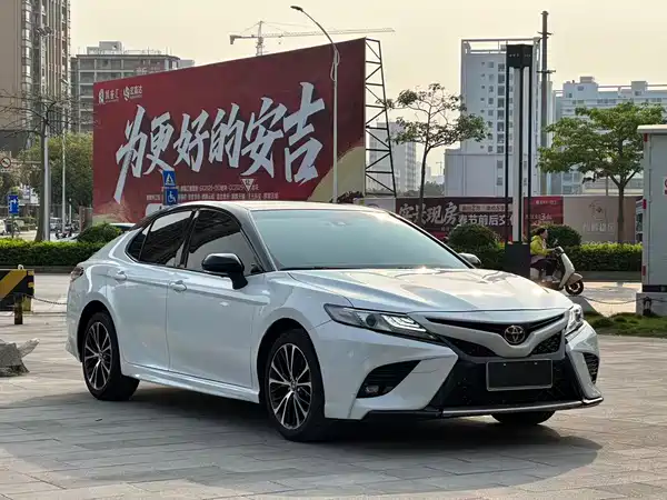 Toyota Camry 2018