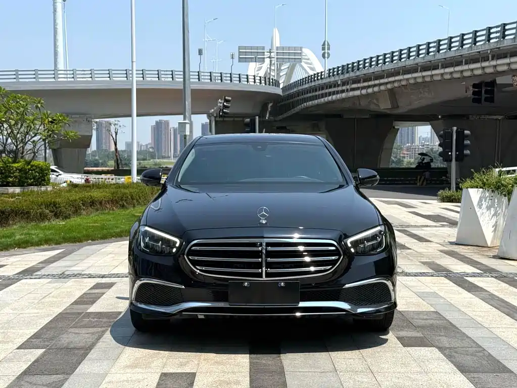 Mercedes-Benz E-Class 2022 — фото 1