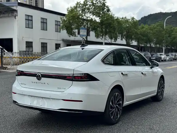 Volkswagen Sagitar 2025