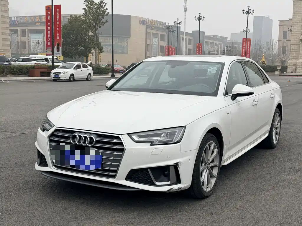 Audi A4L 2019 — фото 1