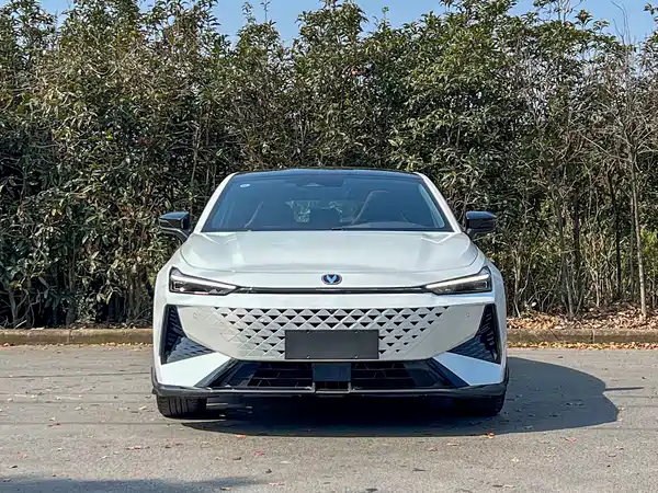 Changan UNI-V 2024