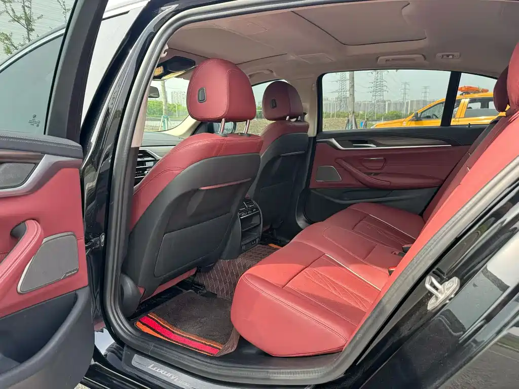 BMW 5 Series 2023