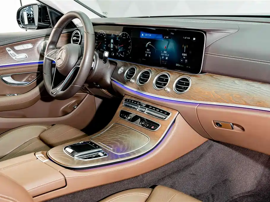 Mercedes-Benz E-Class 2023 — фото 17