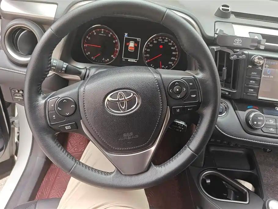Toyota RAV4 2019 — фото 15