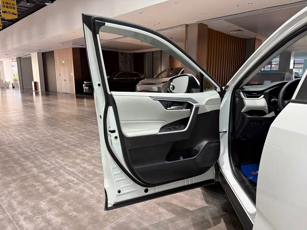 Toyota Wildlander 2020 — фото 16