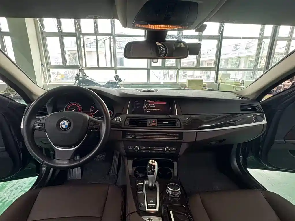 BMW 5 Series 2017 — фото 4