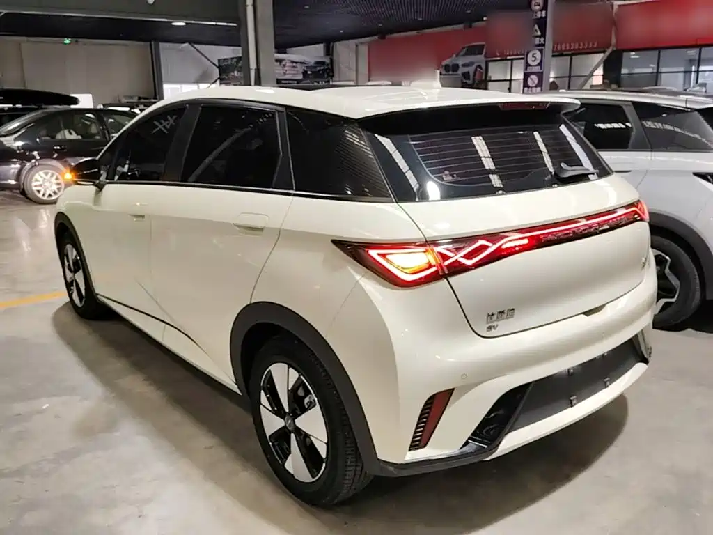 BYD Dolphin 2023