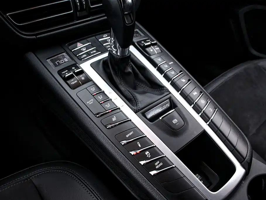 Porsche Macan 2020 — фото 9