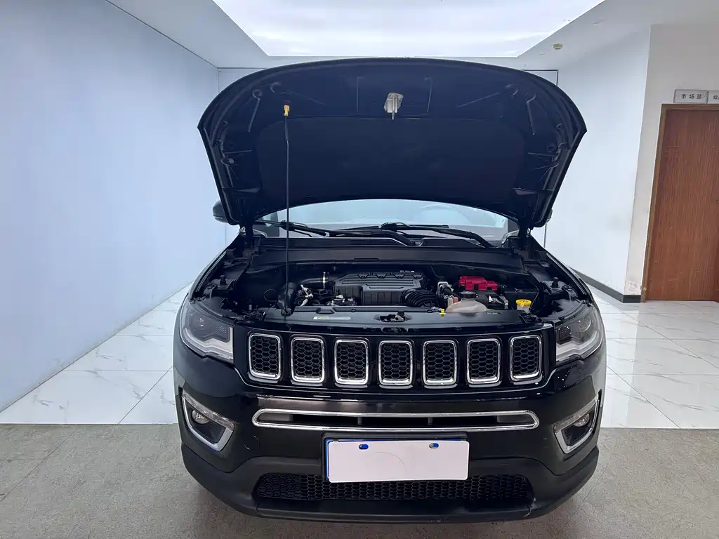 Jeep Compass 2020 — фото 29