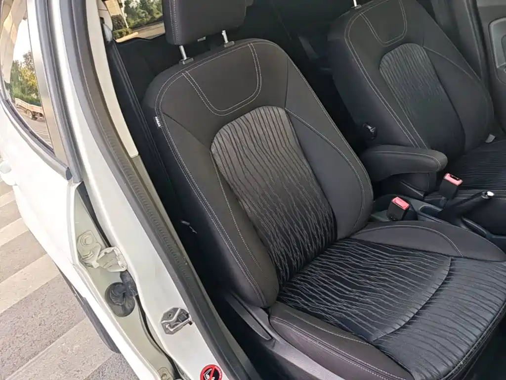 Ford Ecosport 2015 — фото 25