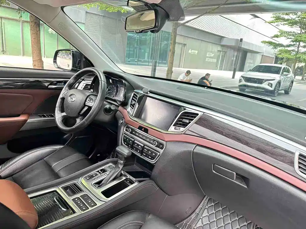 GAC Motor Trumpchi GS8 2017 — фото 11