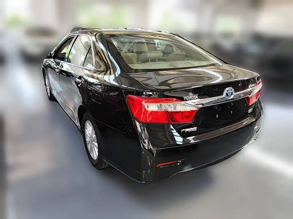 Toyota Camry 2015 — фото 9