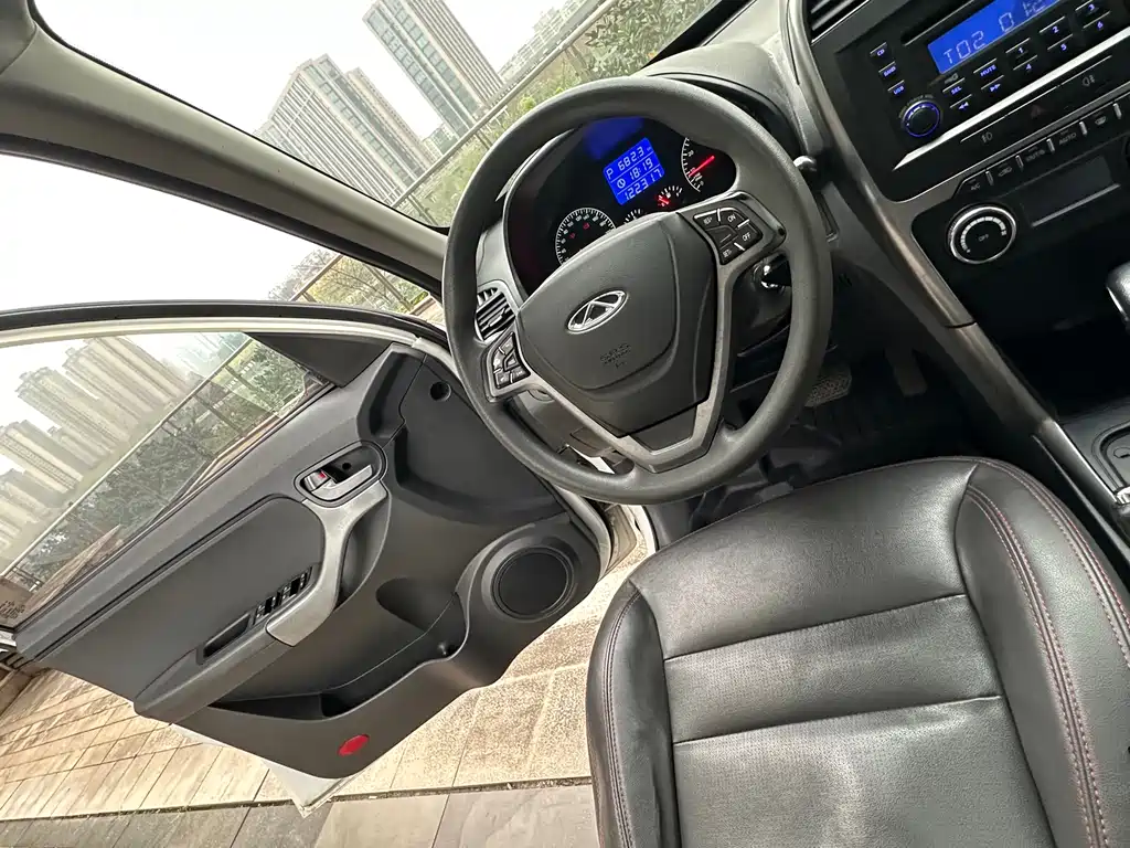 Chery Tiggo 3 2015 — фото 21