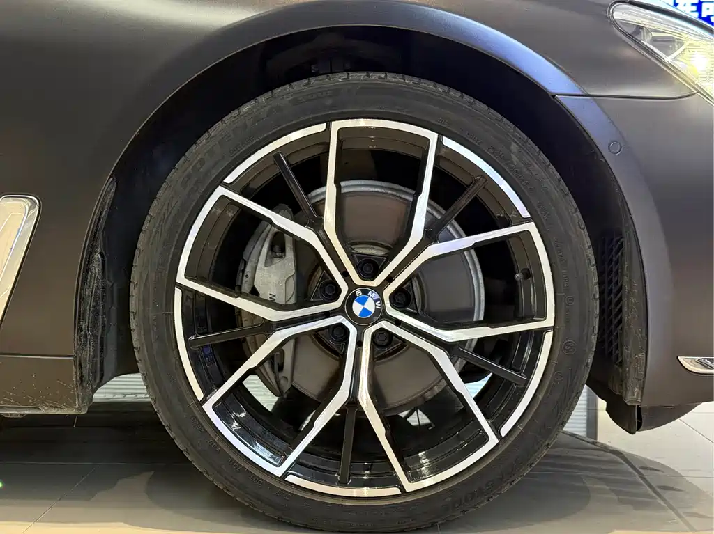 BMW 7 Series 2019 — фото 9