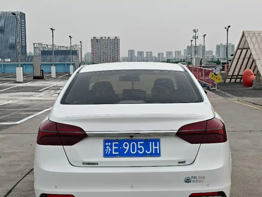 Geely Emgrand 2020