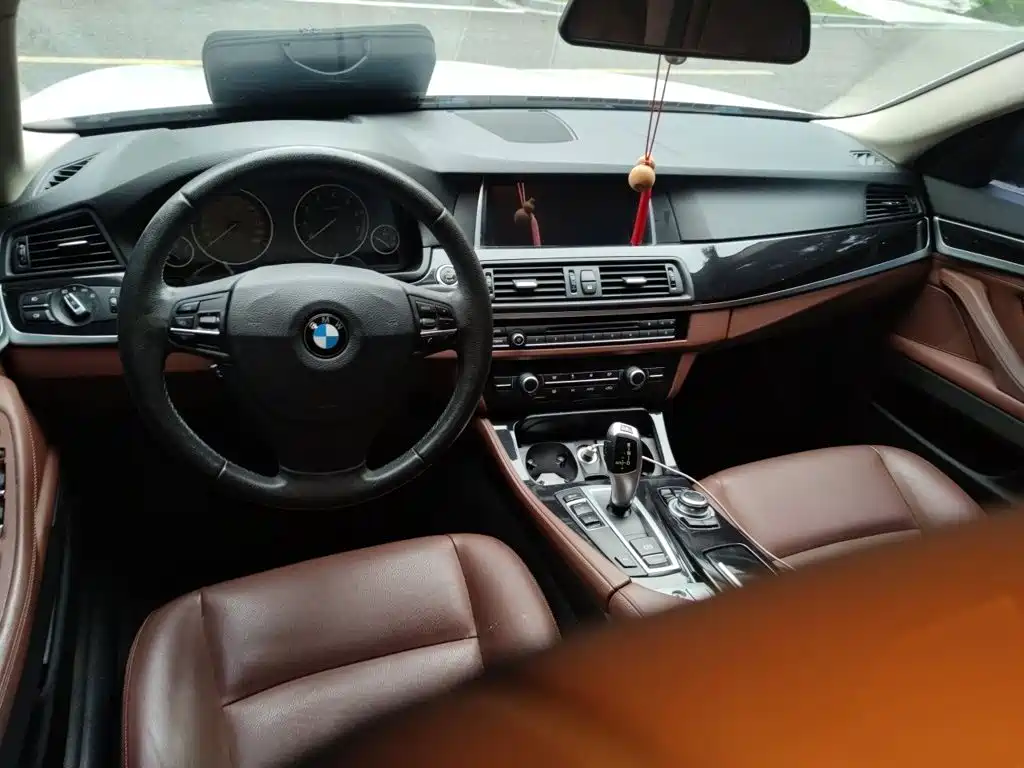 BMW 5 Series 2014 — фото 13