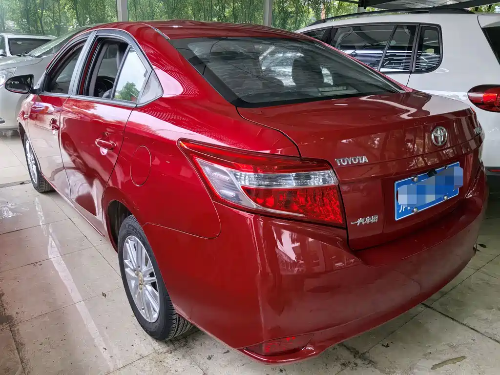 Toyota Vios 2015 — фото 10