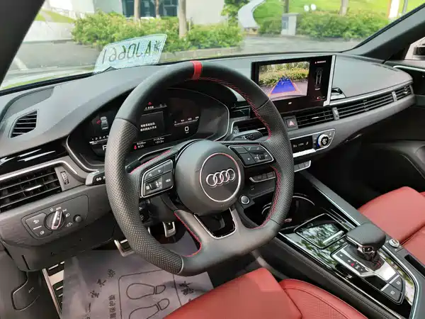 Audi A4L 2025