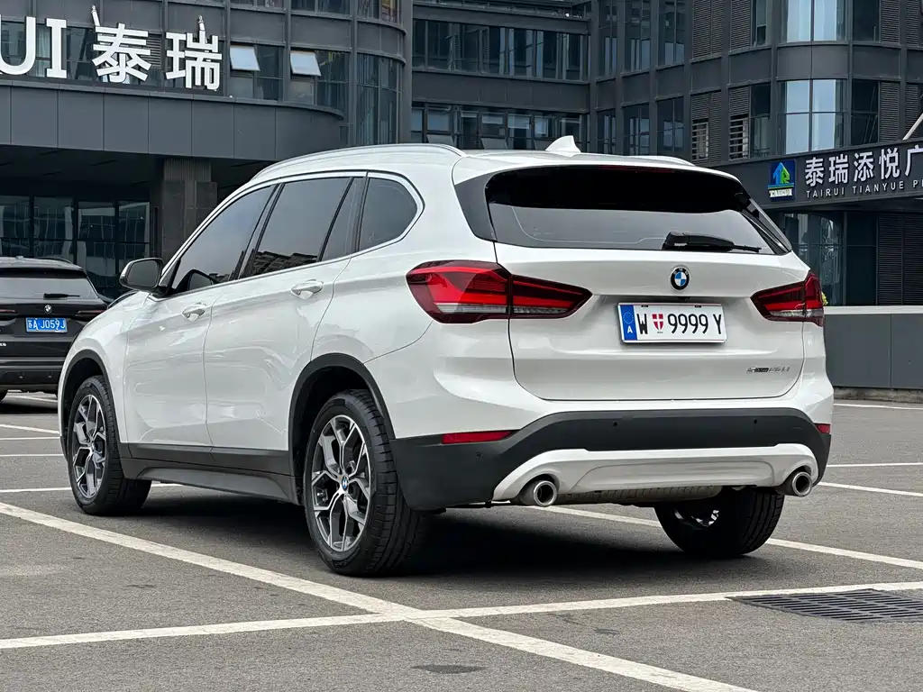 BMW X1 2022 — фото 5