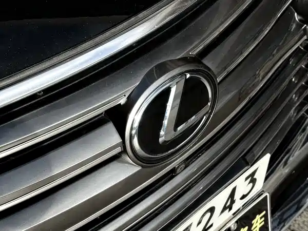 Lexus LX 2017