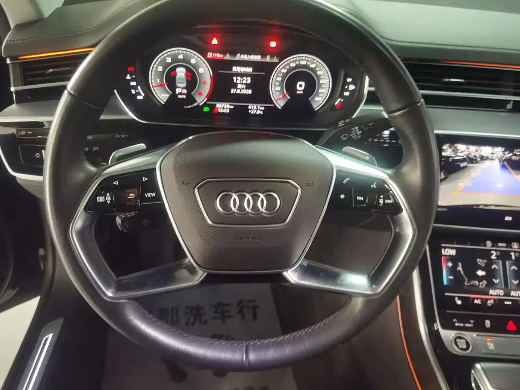 Audi A8 2021 — фото 12