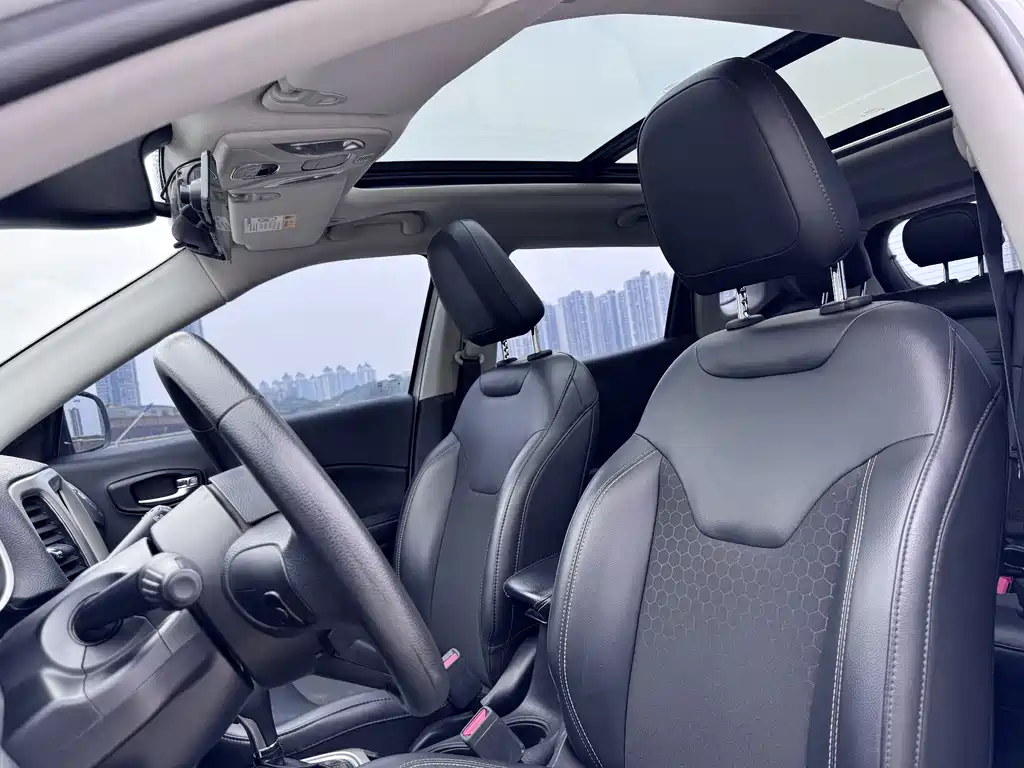 Jeep Compass 2020 — фото 9