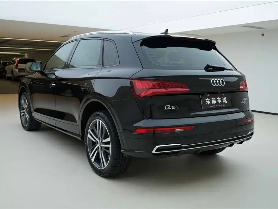 Audi Q5L 2021 — фото 4