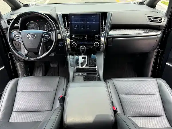Toyota Vellfire 2021