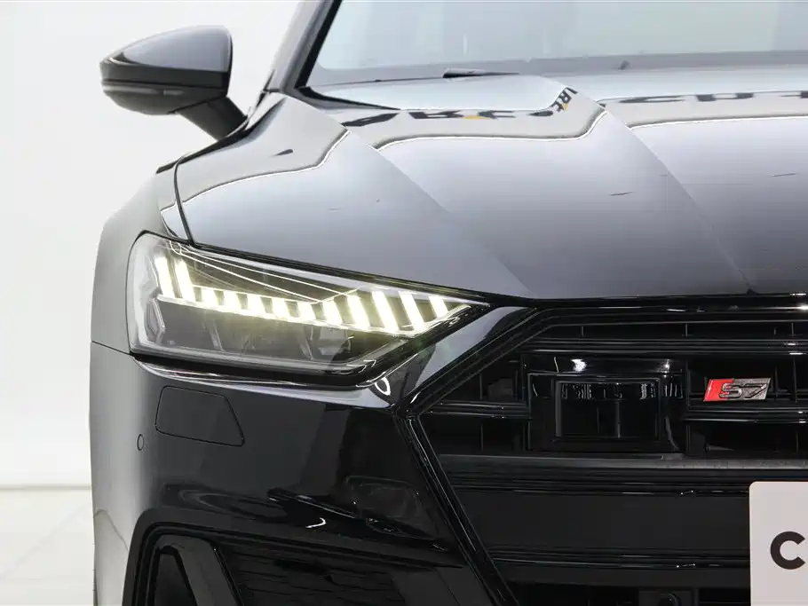 Audi A7L 2025 — фото 9