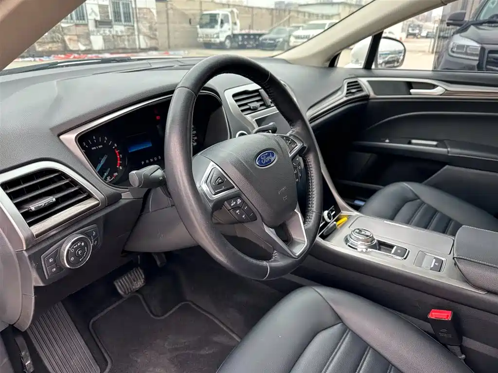 Ford Mondeo 2021 — фото 14