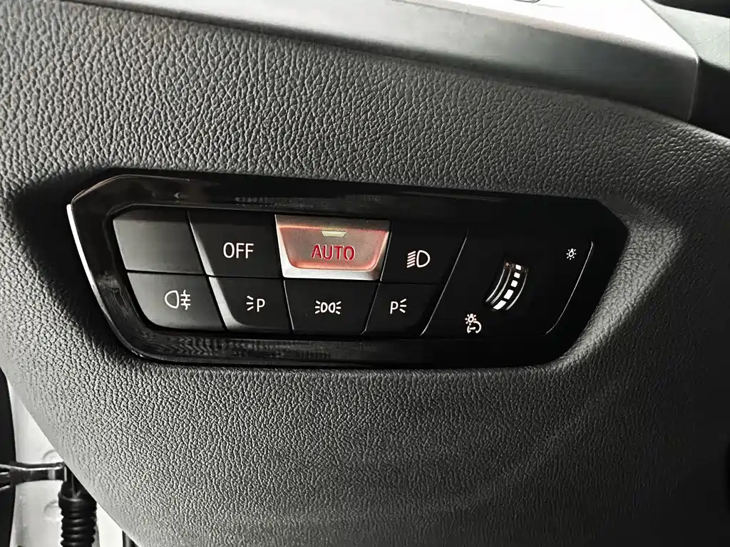 BMW 3 Series 2023 — фото 18