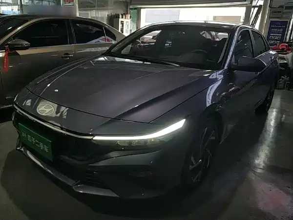 Hyundai Elantra 2024