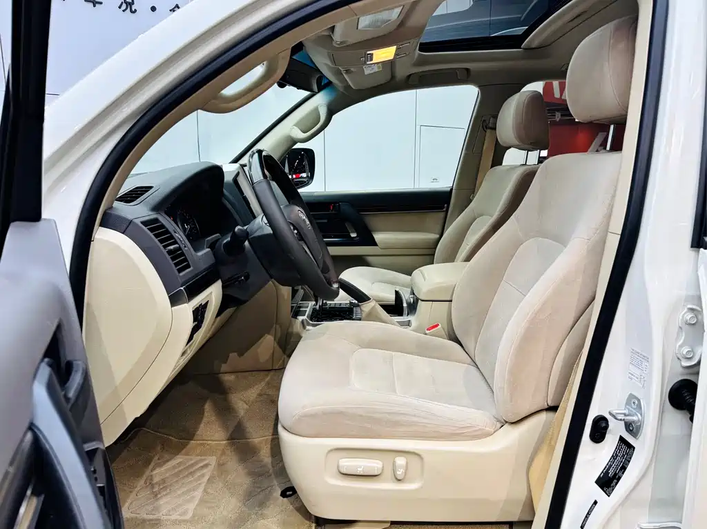 Toyota Land Cruiser 2020 — фото 9