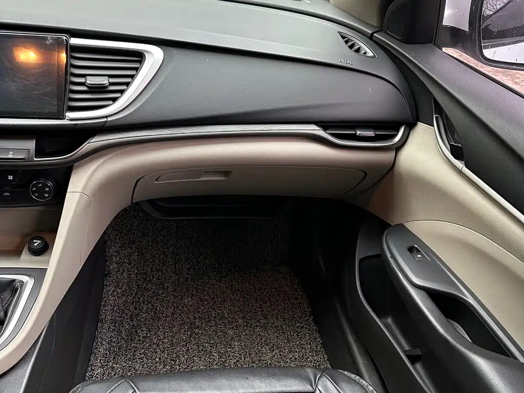 Buick Excelle 2015 — фото 12